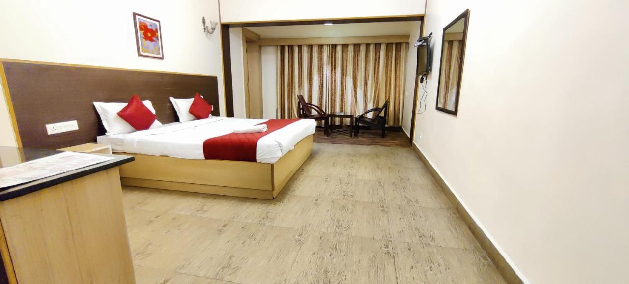 Sapphire Grand Ooty Hotel Bagian luar foto