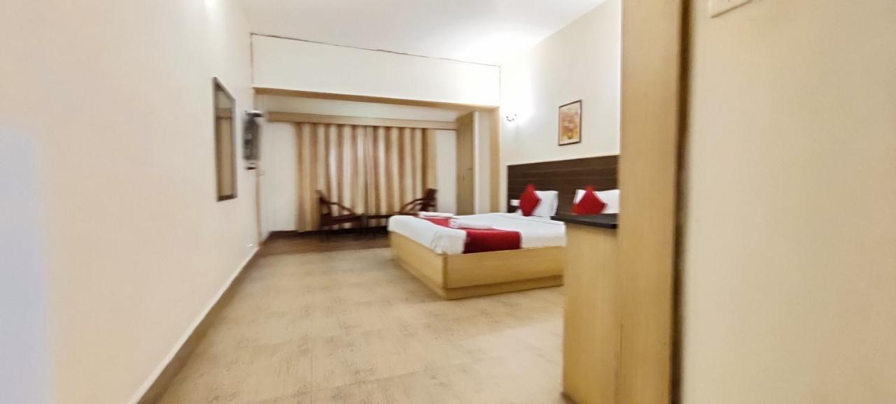 Sapphire Grand Ooty Hotel Bagian luar foto