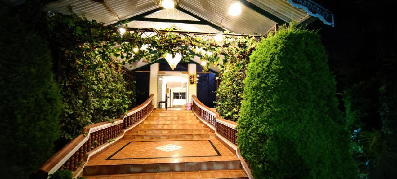 Sapphire Grand Ooty Hotel Bagian luar foto